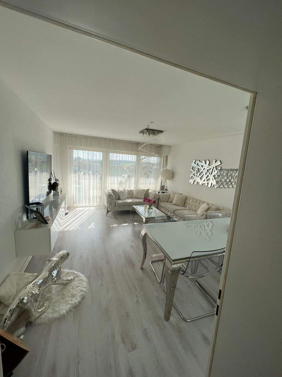Immobilie in Hemmingen - Vermietete 3-Zimmer-Wohnung in Feldrandlage Hemmingen mit Balkon & Stellplatz - Bild 2