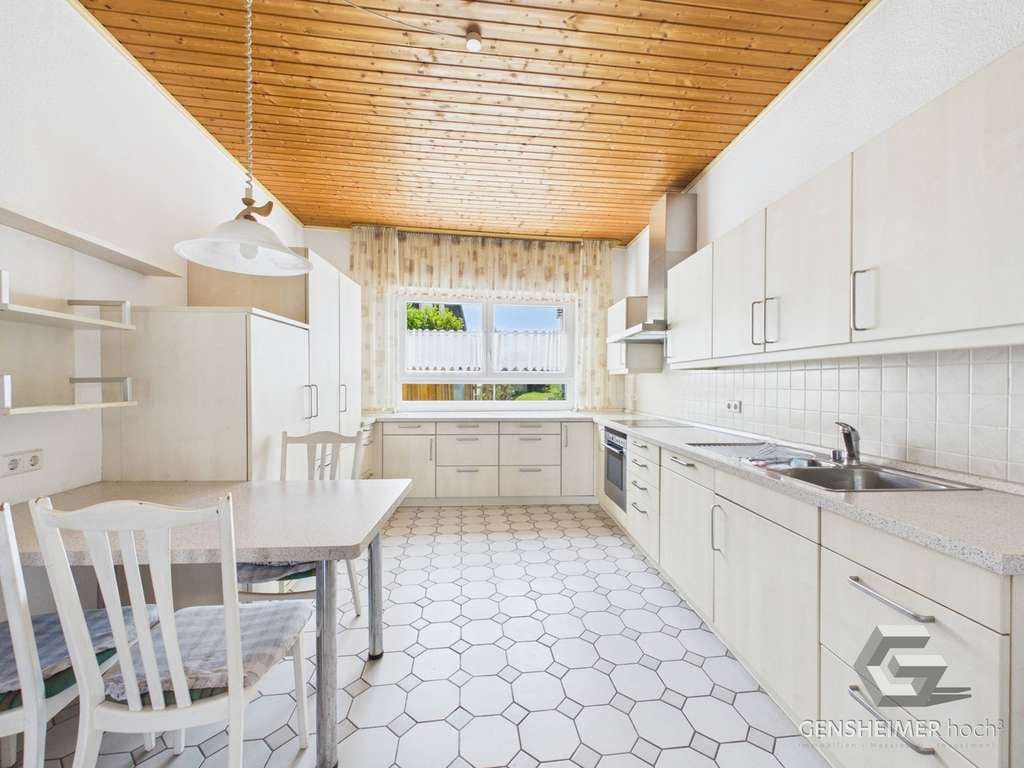 Immobilie in Weingarten (Pfalz) - Platz für Ihre Ideen: Wohnhaus mit  Charme, Garten und Nutzfläche - Bild 3
