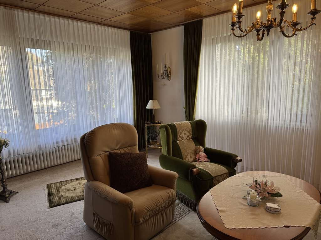 Immobilie in Niederzissen - Zwei-Parteienhaus mit Baugrund - Bild 3