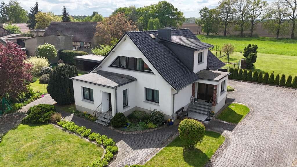 Immobilie in Bismark (Altmark) - Viel Raum, viel Ruhe, viel Potenzial - freistehendes Einfamilienhaus auf ca. 7.000m² Grundstück - Bild 0