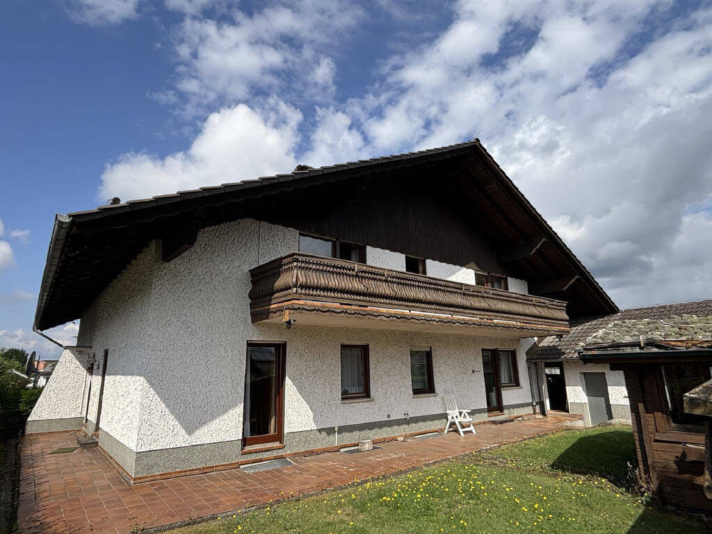 Immobilie in Frankenau - großzügiges Wohnhaus mit Einliegerwohnung in Frankenau - Bild 1