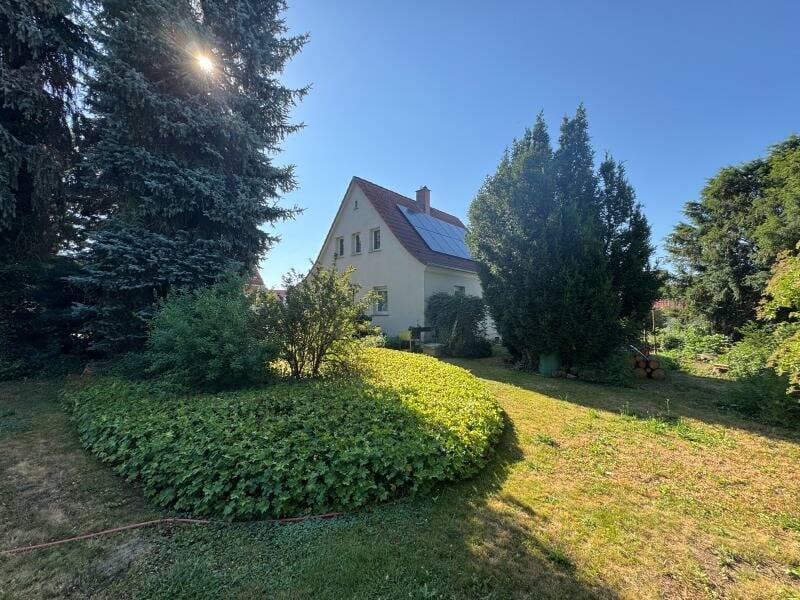 Immobilie in Nesse-Apfelstädt - Einziehen, wohlfühlen & autark leben: Gepflegtes 5-Zimmer-Haus mit großem Garten & PV-Anlage in Ingersleben! - Bild 0
