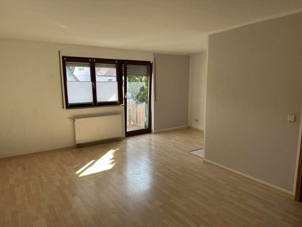 Immobilie in Plötzkau - Kapitalanleger oder Selbstnutzer?! 1 Raum-ETWim Obergeschoss mit Balkon & Garage - Bild 3