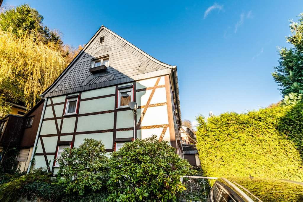 Immobilie in Bad Schandau - Attraktives Zweifamilienhaus mit Ferienwohnungen in der schönen Sächsischen Schweiz - Bild 4