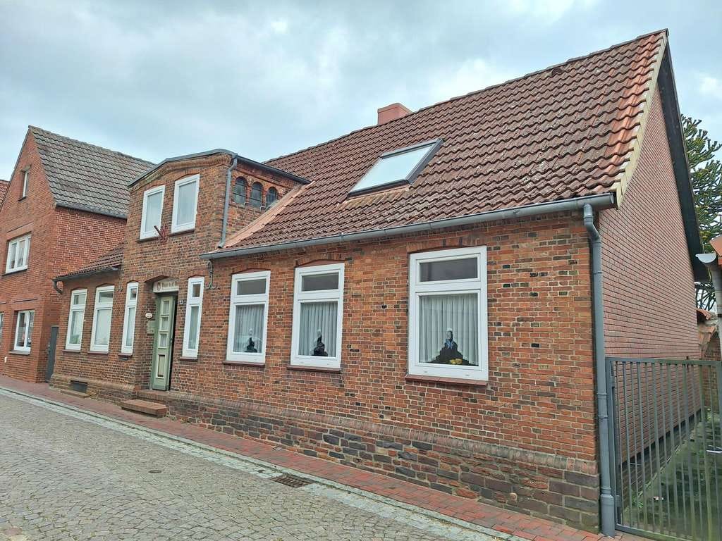 Immobilie in Meldorf - Wohn und Geschäftshaus mit 2 weiteren Gebäude - Bild 2
