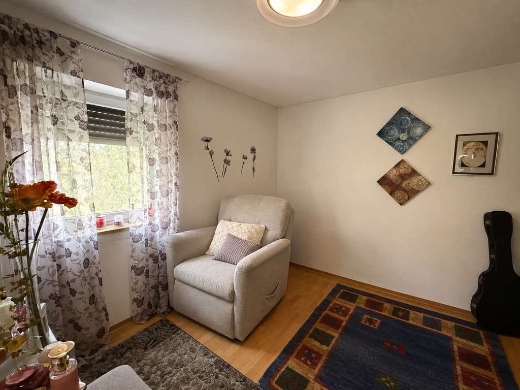 Immobilie in Ursensollen - Großzügiges Einfamilienhaus mit weitläufigem Grundstück, Teich und Potenzial für Pferdehaltung - Bild 0