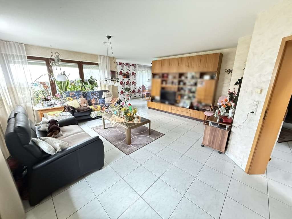 Immobilie in Obersontheim - GEPFLEGTES
EINFAMILIENWOHNHAUS MIT GARTEN UND GARAGE - Bild 4