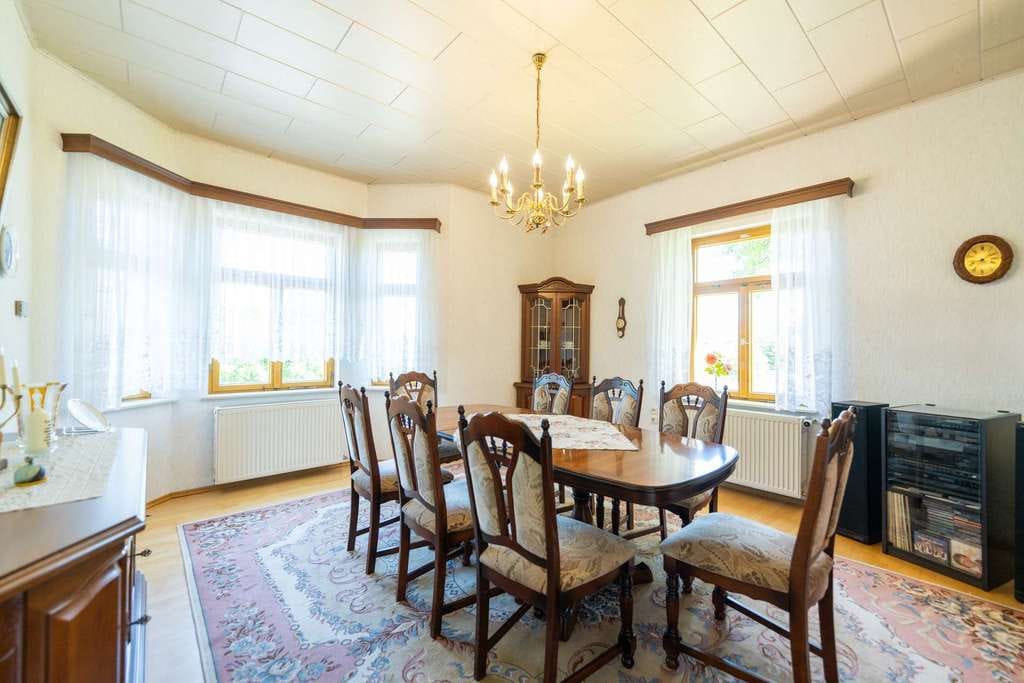 Immobilie in Hildburghausen - Herrschaftliche Villa auf großem Grundstück mit Nebengebäude! - Bild 4