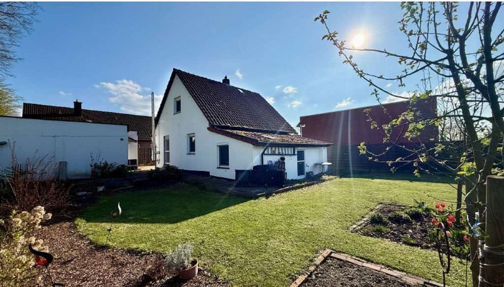 Immobilie in Rehburg-Loccum - Wohnen mit Charakter: Einfamilienhaus mit Garten in Rehburg-Loccum - Bild 0