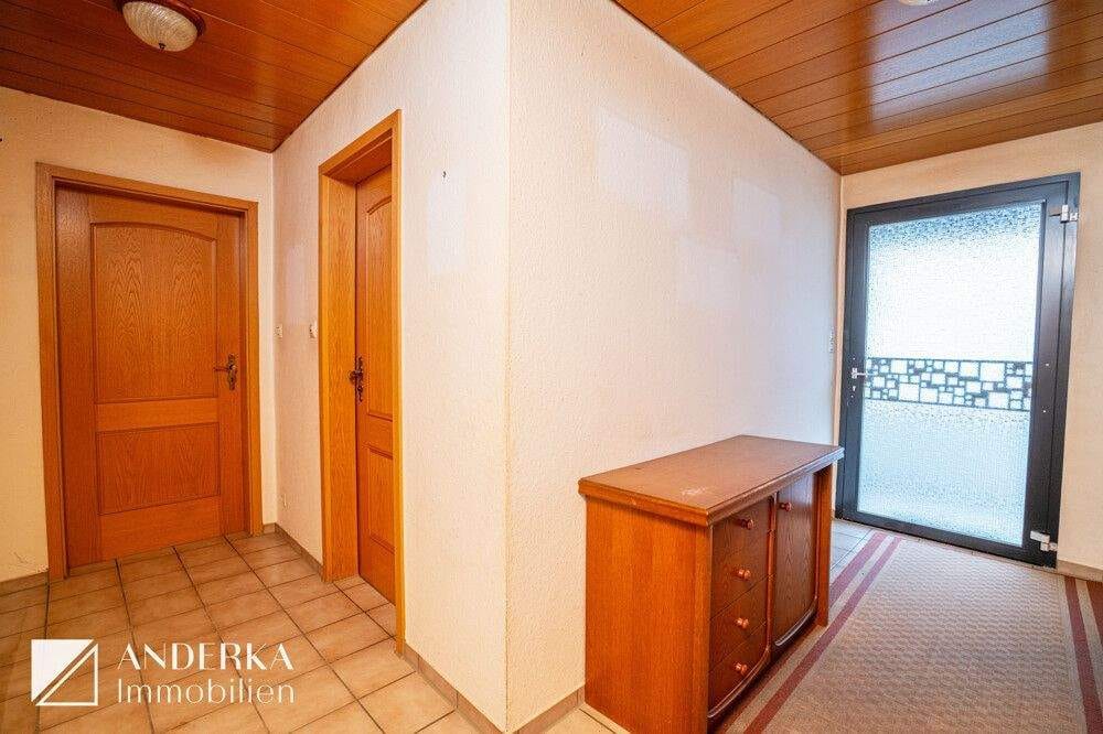 Immobilie in Günzburg - Wohnen mit Potenzial: Doppelhaushälfte mit Garten & Garage in Günzburg! - Bild 3
