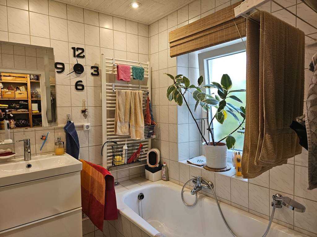Immobilie in Detmold - Detmold-Hiddesen: Flexibles Hauskonzept - perfekt für Teilvermietung, WGs oder Handwerker - Bild 4