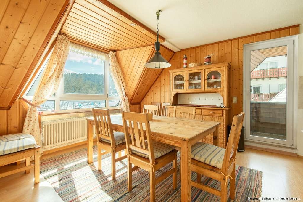 Immobilie in Schluchsee - Natur, Ruhe, Weitblick: Großzügige Wohnung mit Maisonette-Charakter nahe Schluchsee zu verkaufen - Bild 2