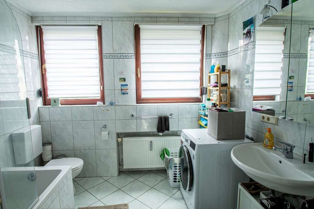 Immobilie in Burgkunstadt - Kapitalanlage & Zuhause: MFH mit 265 m² Wohnfläche – Verkauf gegen Gebot - Bild 1