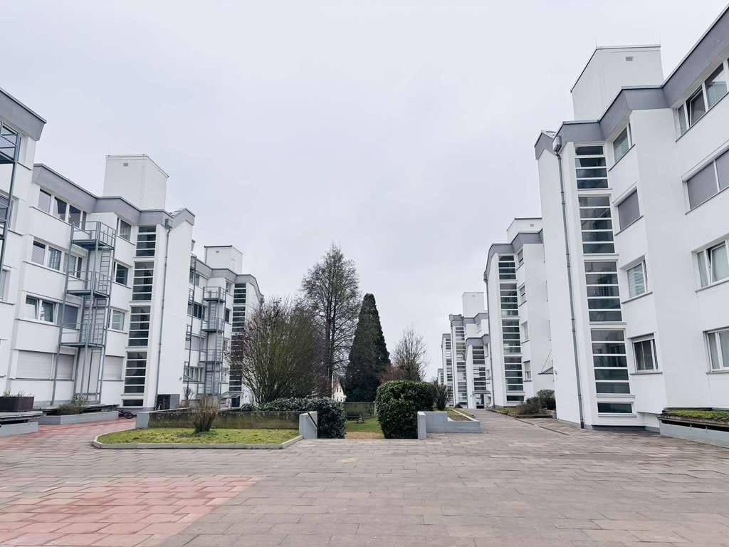 Immobilie in Bruchköbel - ***GUT VERMIETET : schön geschnittene 3-Zi-Whg im 3.OG mit großem Sonnen-Balkon *** - Bild 2