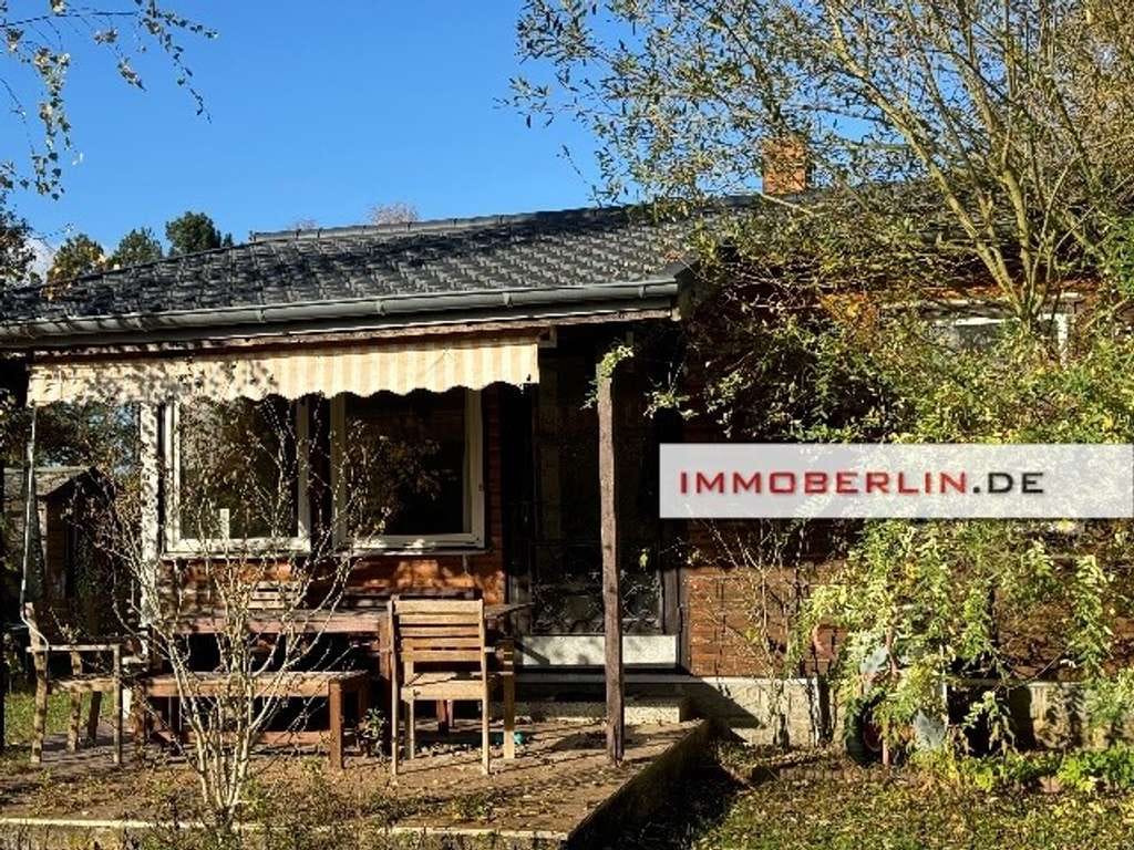 Immobilie in Oranienburg - IMMOBERLIN.DE - Hübscher Gartenbungalow auf Eigenland in Tiergartensiedlung Oranienburg - Bild 2