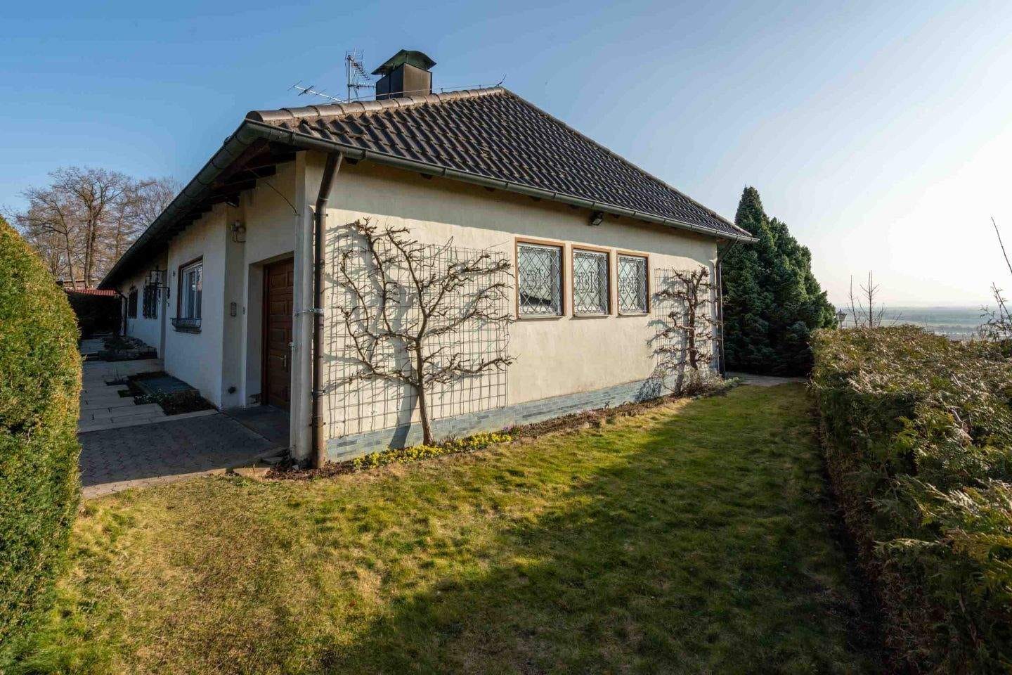 Immobilie in Hainsfarth - Traumimmobilie für gehobene Ansprüche im schönen Donau-Ries - EFH in Hainsfarth bei Oettingen - Bild 1