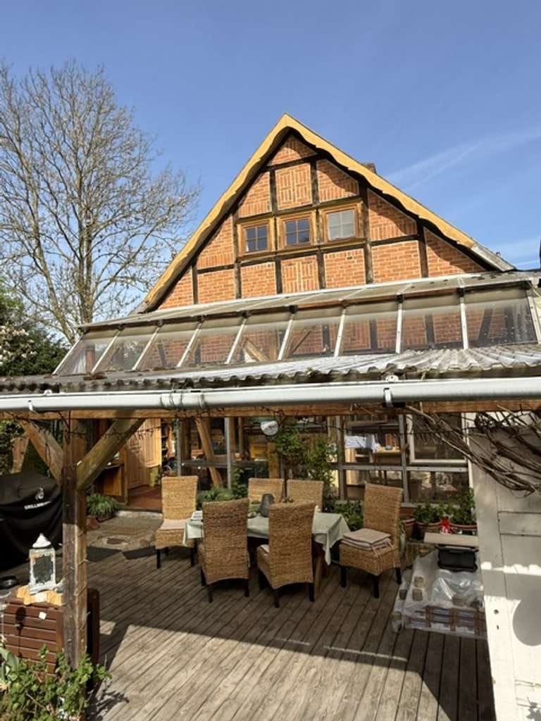 Immobilie in Bergen an der Dumme - Hübsches Landhaus mit traumhaften Garten - Bild 0
