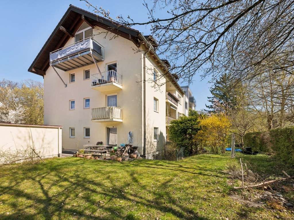 Immobilie in Krailling - Solides Mehrfamilienhaus mit 7 Wohnungen in ruhiger und zentraler Lage von Krailling - Bild 0