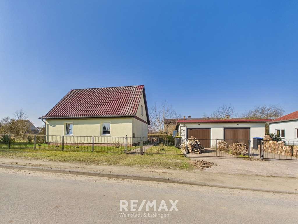 Immobilie in Ankershagen - Charmantes Einfamilienhaus mit 4 Zimmern und großem Grundstück in ruhiger Lage von Ankershagen-Rumps - Bild 1