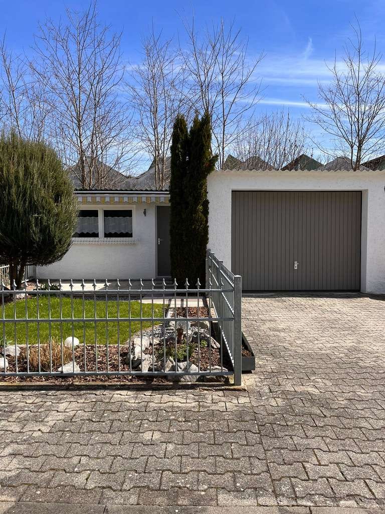 Immobilie in Burgrieden - Gepflegte 2-Zimmer-Wohnung mit Garage in Burgrieden - Bild 0
