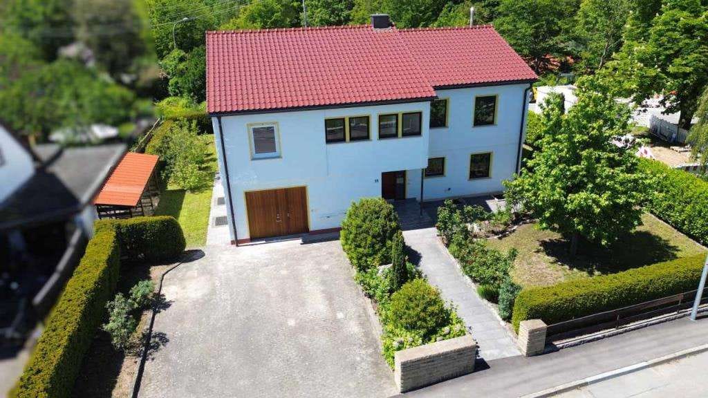 Immobilie in Kusterdingen - Sofort frei! Das unterkellerte und sanierungsbedürftige Wohnhaus mit Garage am Ortsrand!  - Bild 4