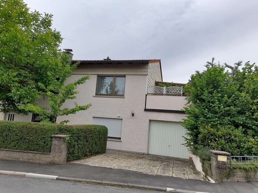 Immobilie in Bad Nauheim - Einfamilienwohnhaus mit ELW in Top-Lage von Rödgen - Bild 1