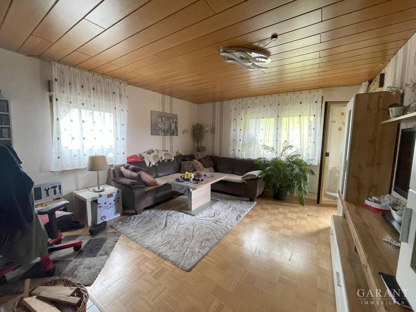 Immobilie in Gemmrigheim - * Charmantes Familien-/Generationenhaus mit ganz viel Potenzial in ruhiger Wohnlage * - Bild 0