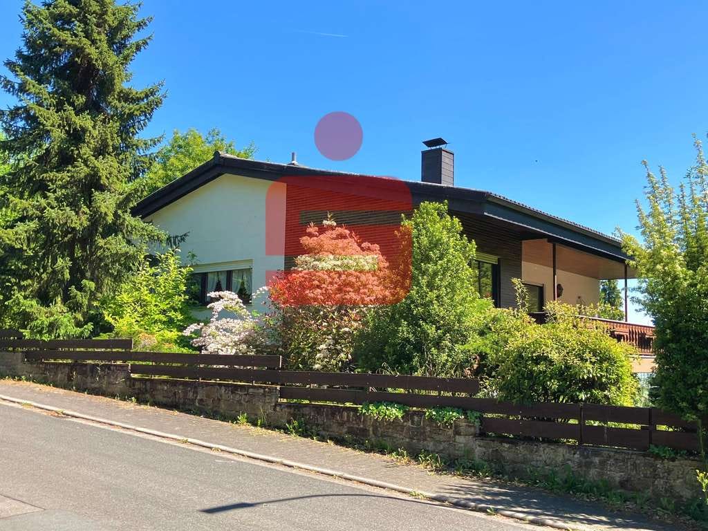 Immobilie in Bobenheim am Berg - Freistehendes Einfamilienhaus mit Hallenschwimmbad in gefragter Wohnlage - Bild 0