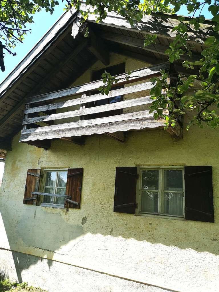Immobilie in Münsing - Austragshäuserl mit Erweiterungs-Potential und schönem Bergblick! - Bild 1