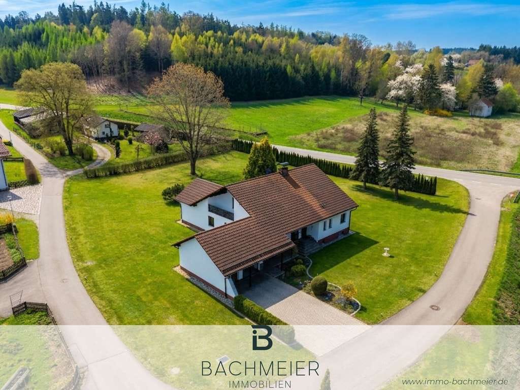 Immobilie in Laberweinting - *** Traumhafter Bungalow auf ca. 2500 qm Grundstück in toller Lage - Pferdehaltung möglich*** - Bild 0