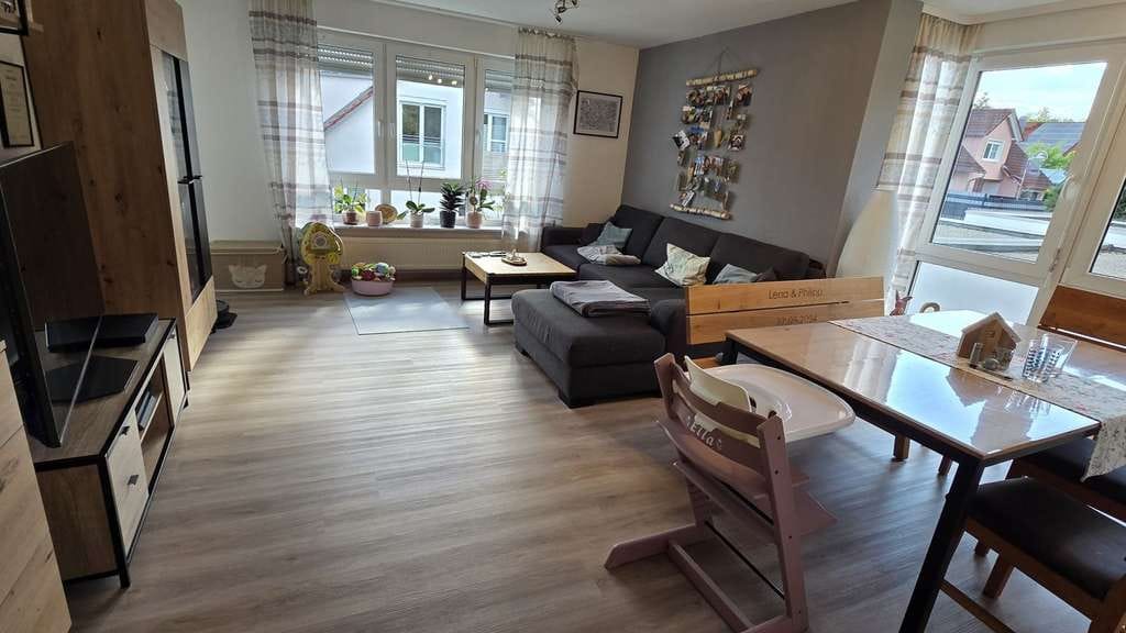 Immobilie in Hardthausen am Kocher - **Gepflegte 3,5-Zimmer-Wohnung mit Balkon, Tiefgaragen- und Außenstellplatz** - Bild 1