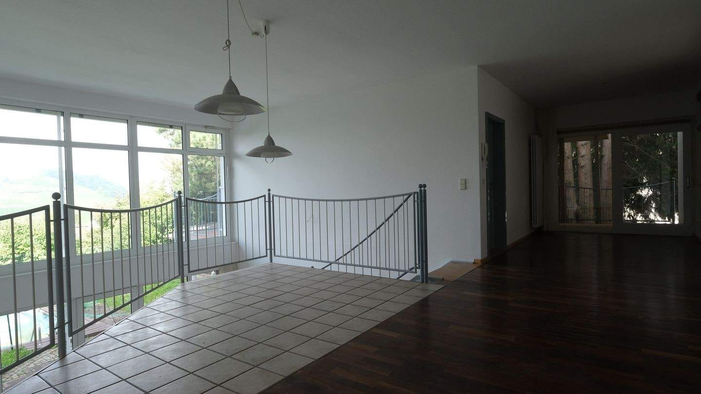 Immobilie in Staufen im Breisgau - Wohnen mit Burgblick - Maisonettewohnung mit Pool und Hauscharakter in Staufen - Bild 4