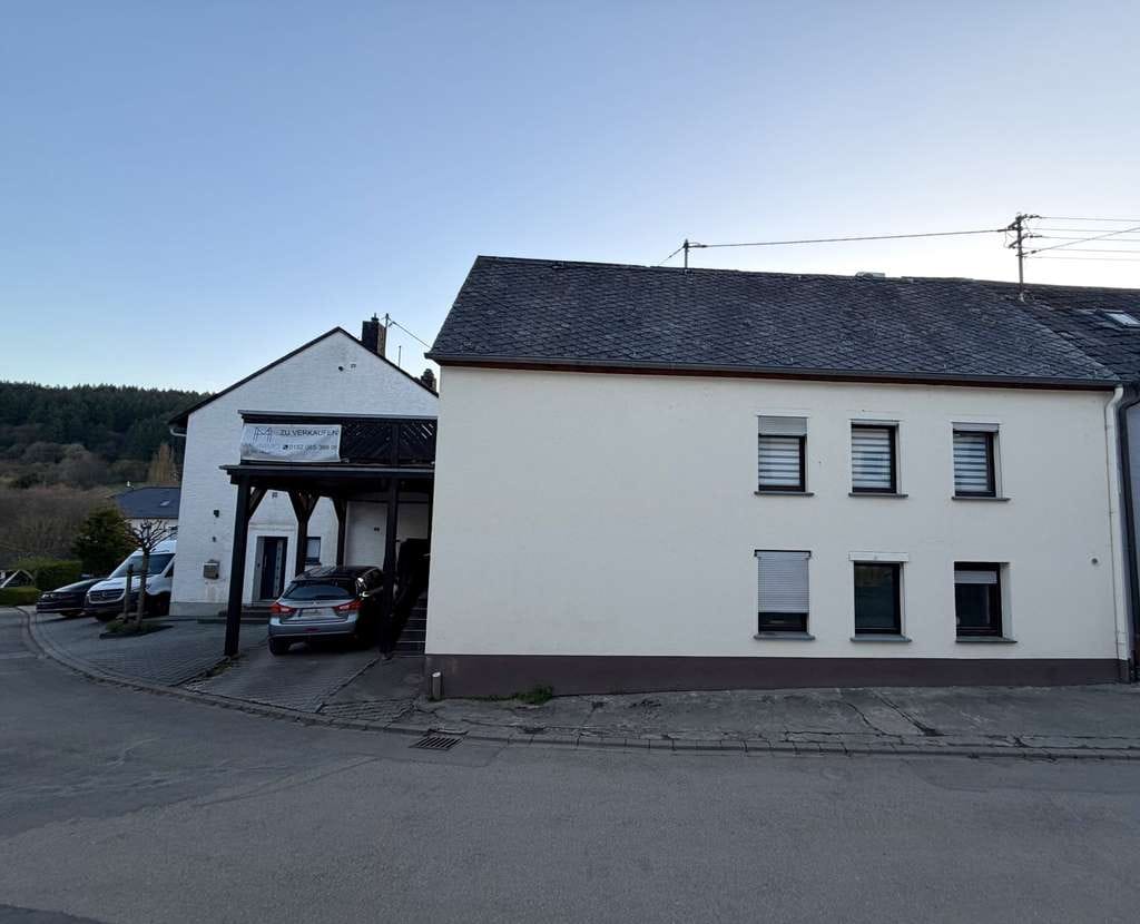 Immobilie in Kasel - Geschmackvolles Reihenendhaus mit Sonnenterrasse und Carport! - Bild 0
