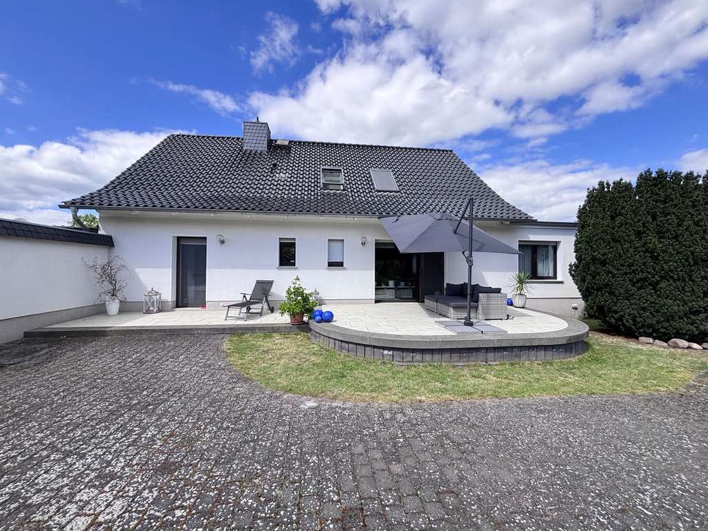 Immobilie in Bismark (Altmark) - Viel Raum, viel Ruhe, viel Potenzial - freistehendes Einfamilienhaus auf ca. 7.000m² Grundstück - Bild 2
