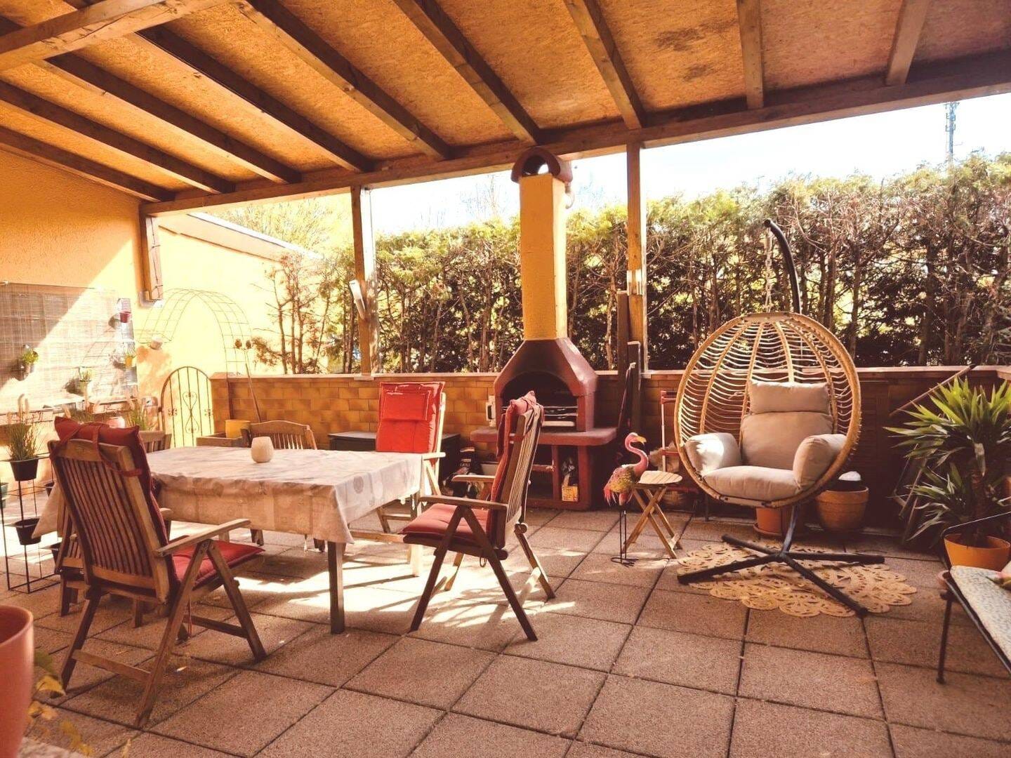 Immobilie in Maintal - Bungalow-Feeling -  modernisierte Erdgeschosswohnung mit großem geschützten Außenbereich - Bild 1