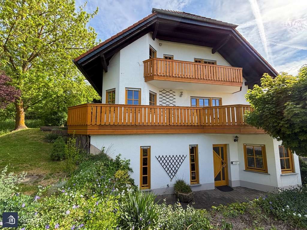 Immobilie in Gückingen - Ein Ort zum Großwerden und Ankommen: Großzügiges Landhaus, Gartenidylle und  Einliegerwohnung. - Bild 2