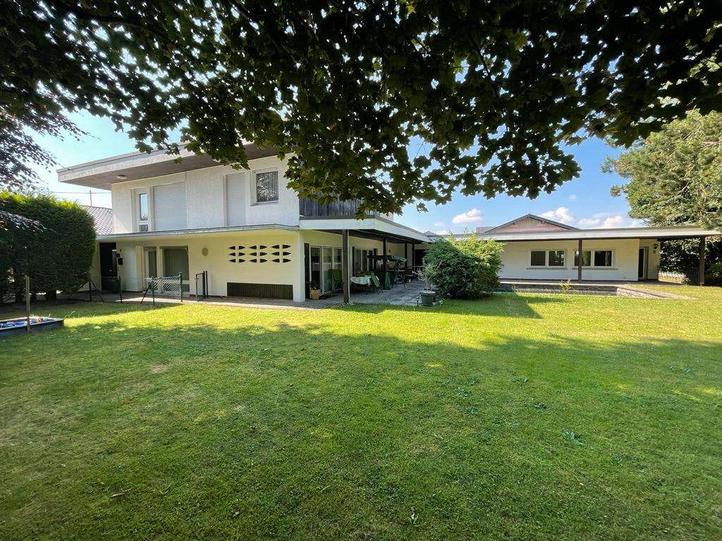 Immobilie in Marienrachdorf - Attraktives Dreifamilienhaus mit Doppelgarage und Carport - Nähe Selters - Bild 0