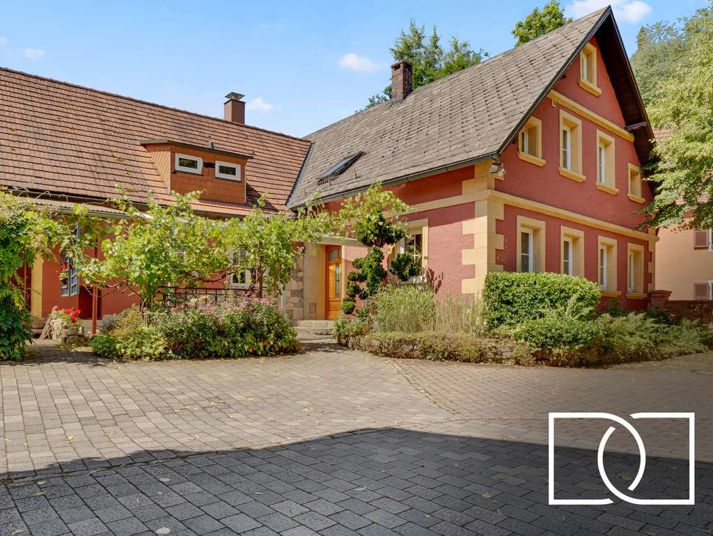 Immobilie in Weidenberg - Vielseitiges Hofanwesen! Wohnhaus mit gewerblichem Bereich, großen Nebengebäuden und Freifläche - Bild 0