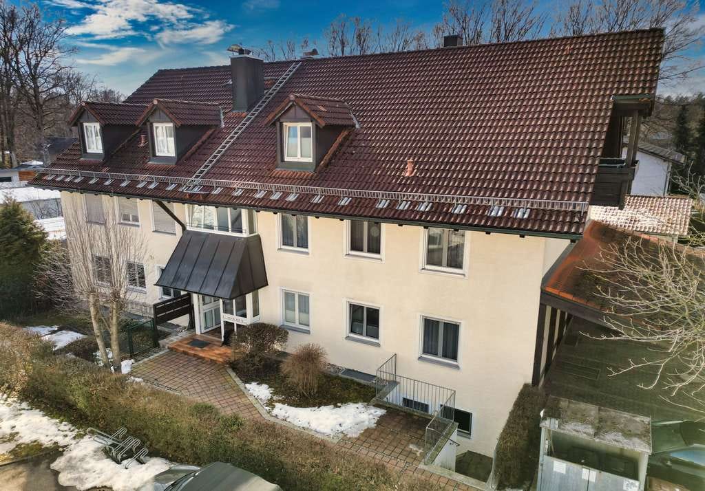 Immobilie in Geretsried - Pfiffige 2-Zimmer-Dachgeschosswohnung mit großem Balkon - Bild 2
