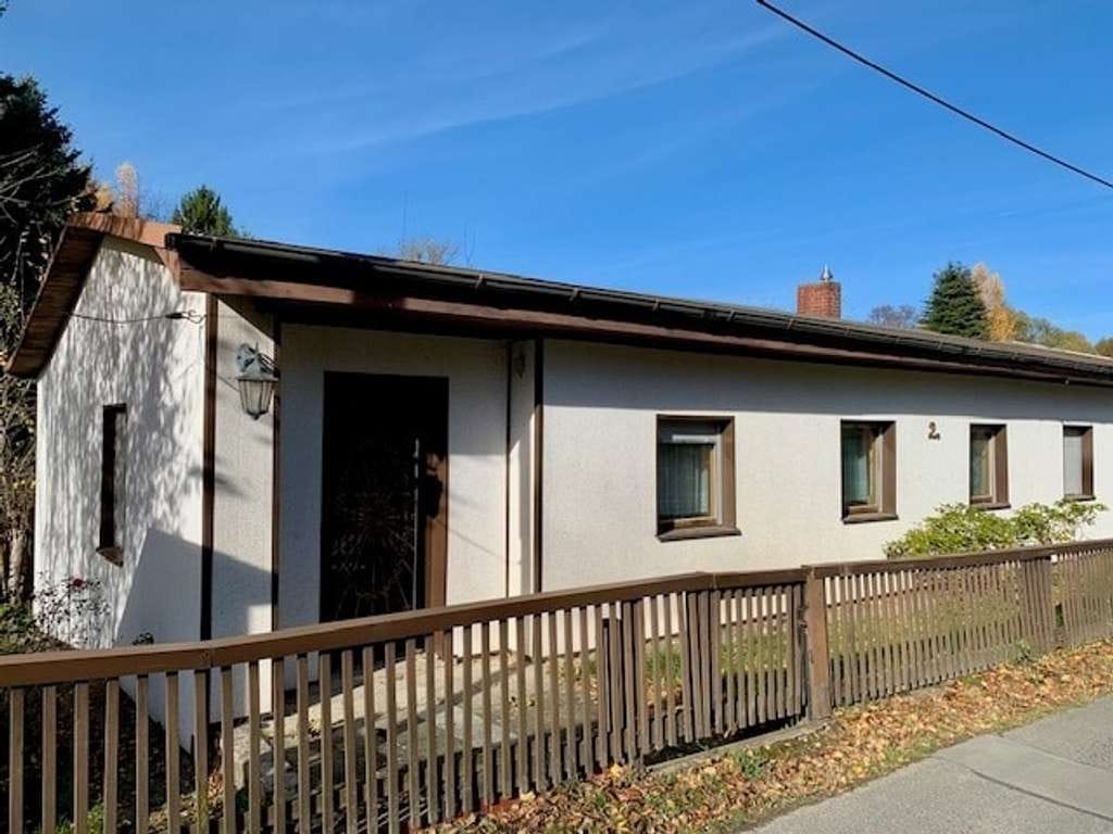 Immobilie in Lengenfeld - Einfamilienhaus zum weiteren Ausbau ! - Bild 1