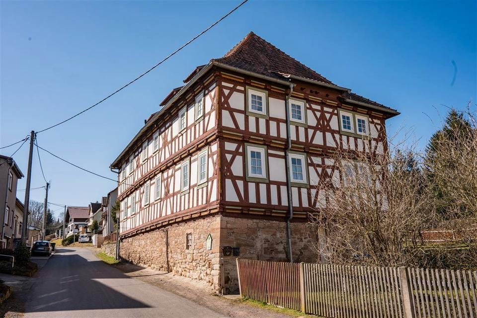 Immobilie in Waltershausen - Historisches Gebäude " Das Amt" aus dem 17. Jahrhundert - Bild 0