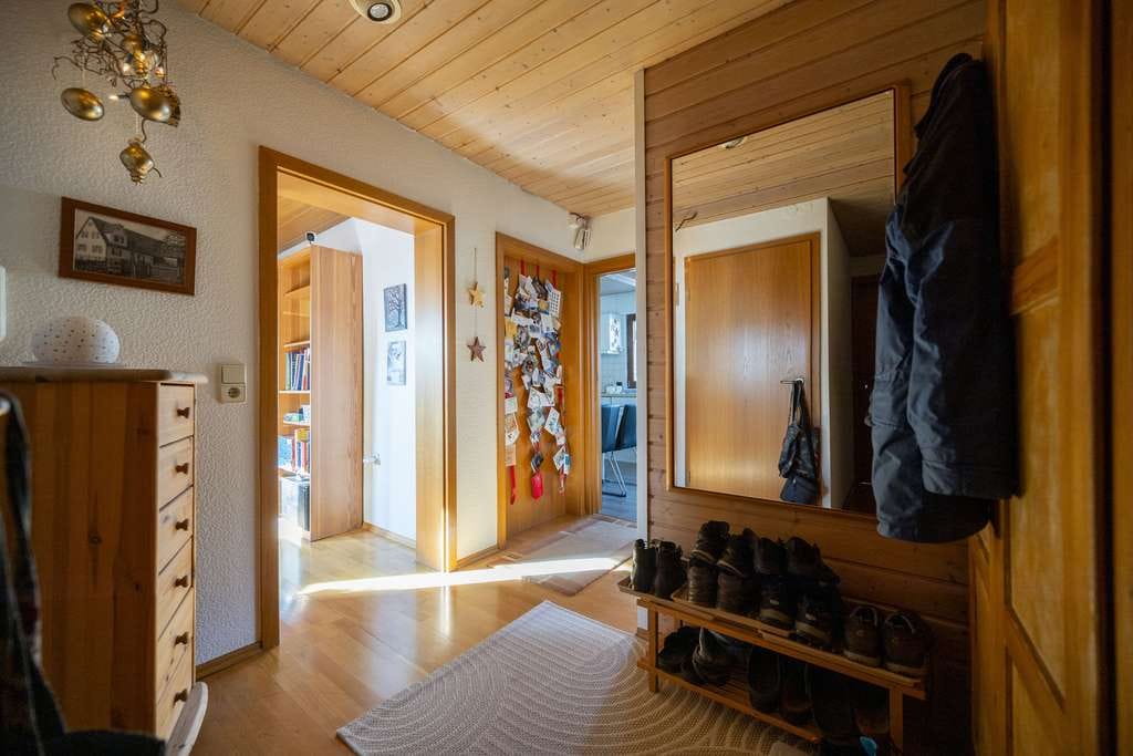 Immobilie in Filderstadt - Viel Platz für Familie, Generationen & neue Ideen – Haus mit Pool in Harthausen - Bild 4