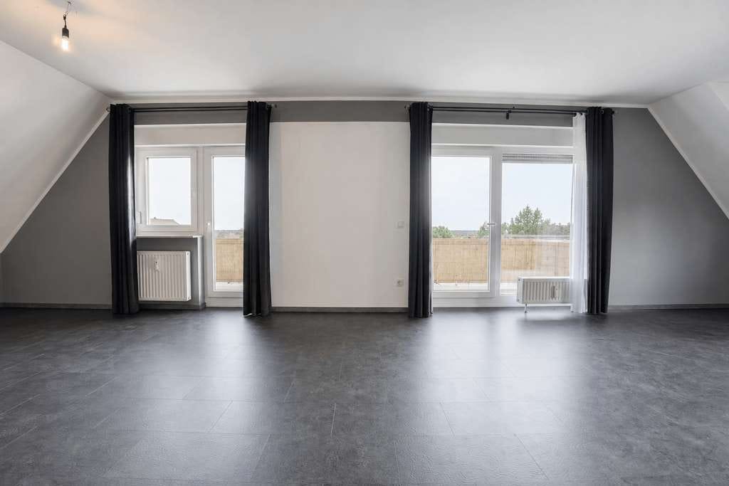 Immobilie in Hennef (Sieg) - 174 m² Wohnkomfort | Modernisierte 5-Zimmer-Wohnung mit Garten & 2 Carports in Hennef-Oberauel - Bild 4