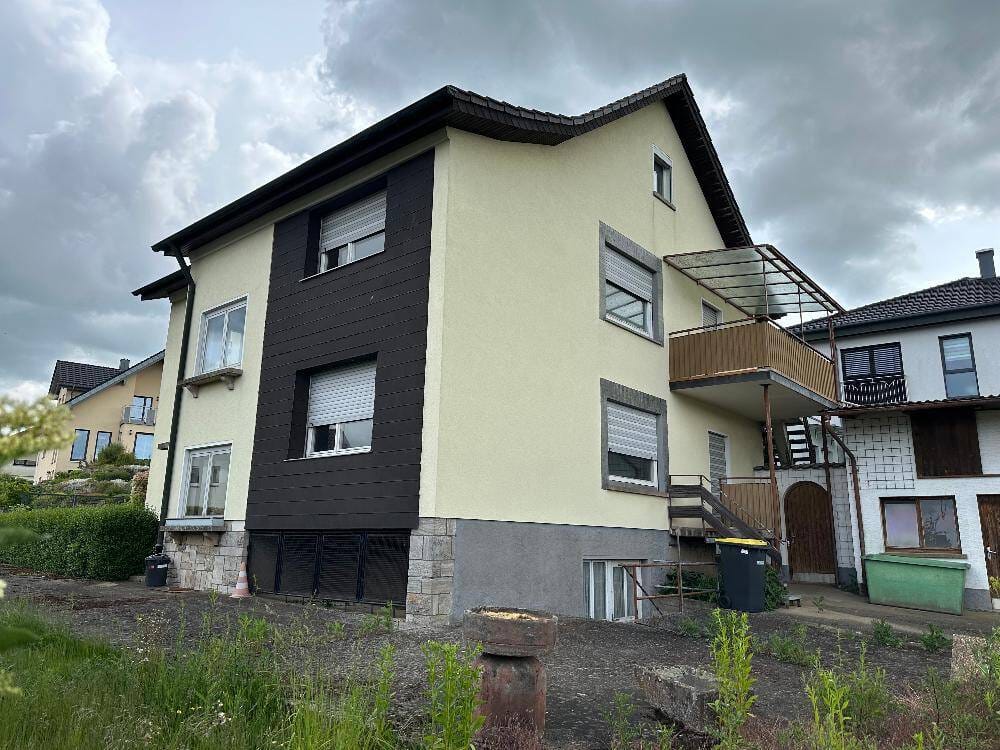 Immobilie in Neubrunn - Vielfältige Möglichkeiten für Familien und Handwerker - Bild 1
