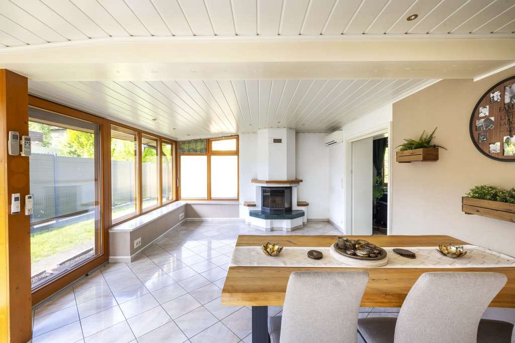 Immobilie in Lübbecke - Zentrumsnahes Wohnhaus mit Wintergarten, Kamin & Potenzial für zwei Wohneinheiten - Bild 3
