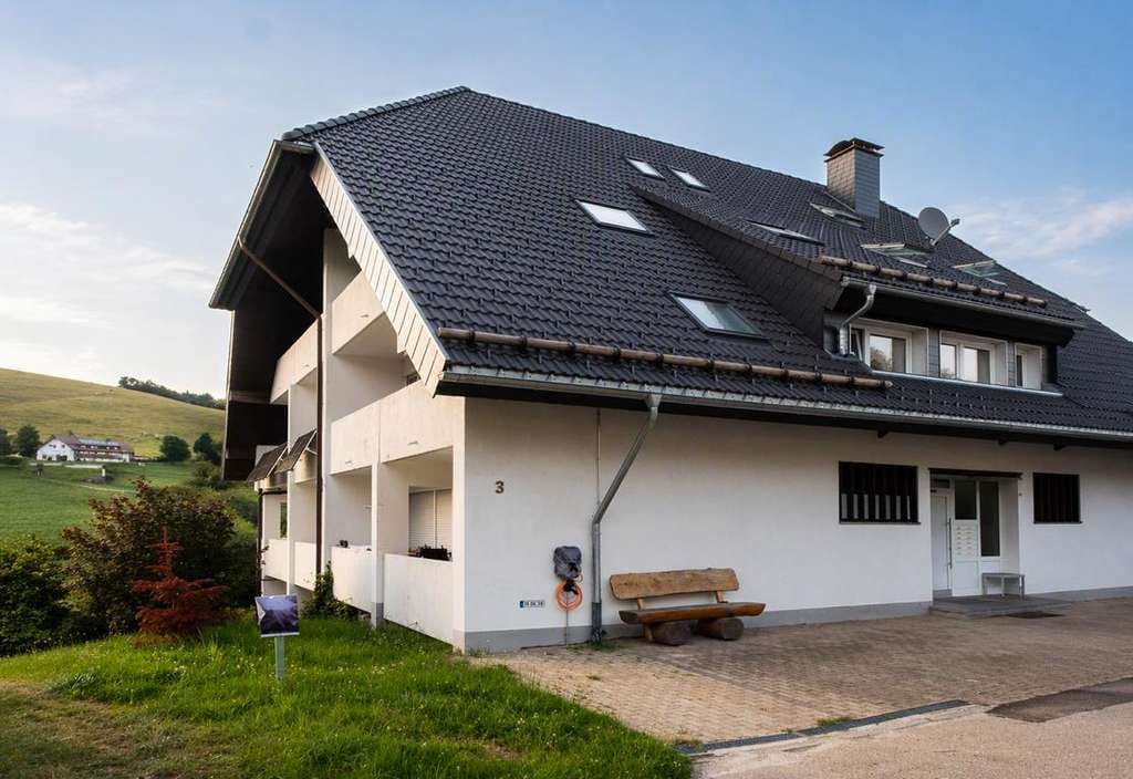 Immobilie in Oberried - Oberried-Hofsgrund: Helle Eigentumswohnung mit schöner Aussicht - Bild 1