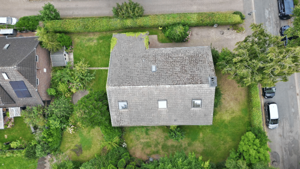 Immobilie in Ganderkesee - Charmantes Zweifamilienhaus mit großem Garten - Bild 0