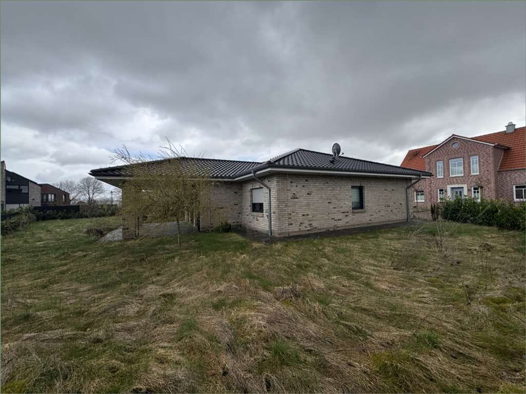 Immobilie in Lindern (Oldenburg) - Neuwertiger Bungalow in beliebter Wohngegend - Bild 1