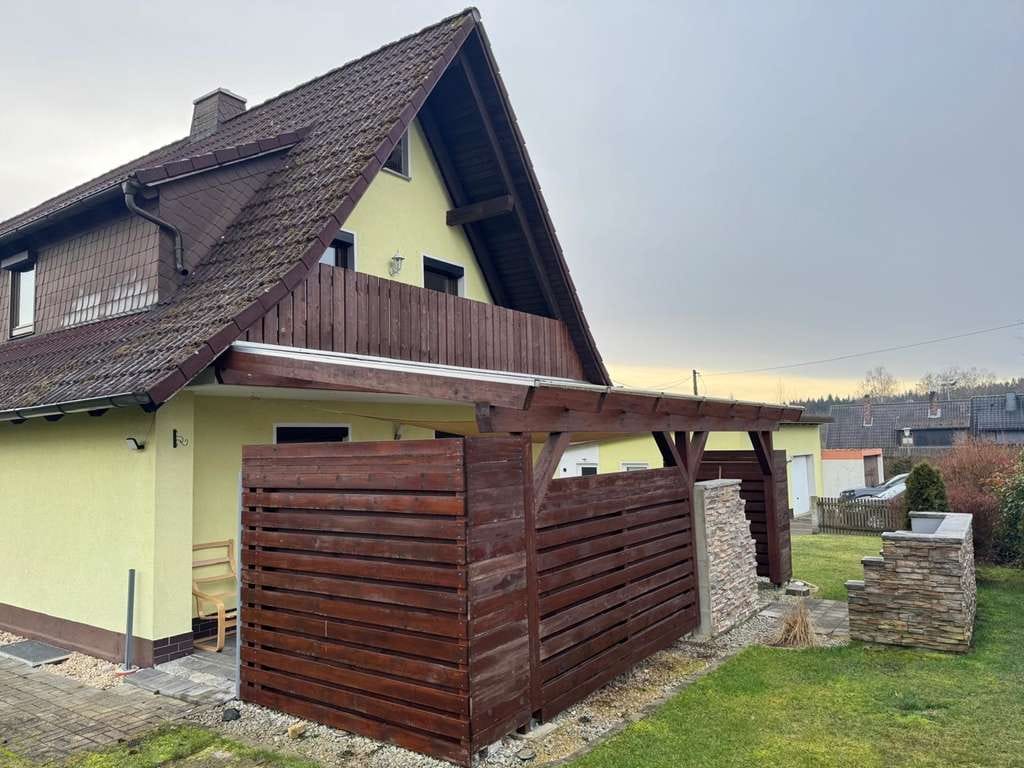 Immobilie in Marktleugast - Liebevoll sanierte Immobilie mit  großem Garten und Doppelgarage in ruhiger Wohnlage - Bild 1