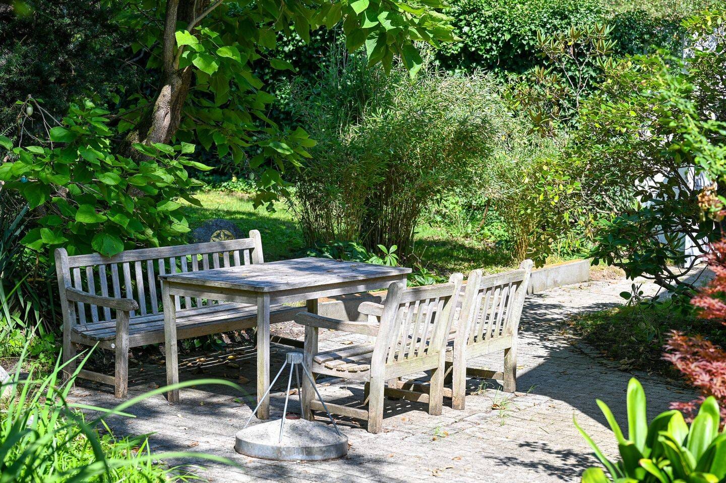 Immobilie in Hohenbrunn - Viel Platz für Familie & Arbeit - Besonderes Anwesen mit traumhafter Gartenidylle! - Bild 1
